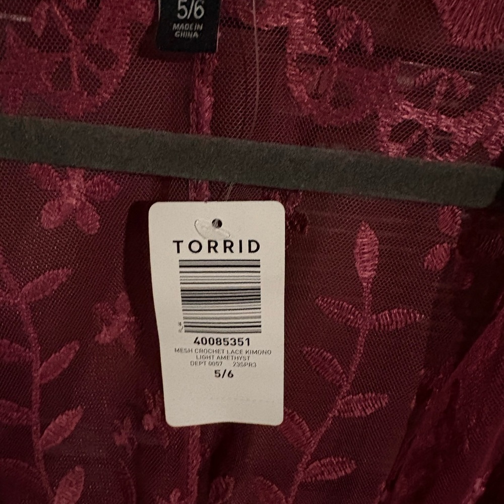 Torrid Crochet Lace Kimono Size 5/6 NWT - Picture 2 of 3